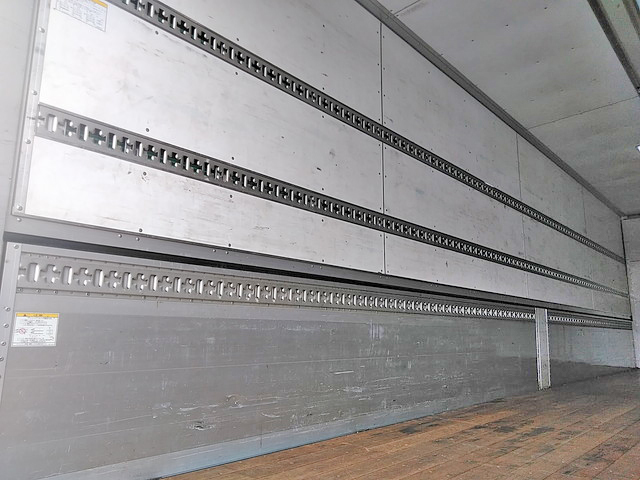 UDトラックスクオンアルミウイング大型（10t）[写真11]