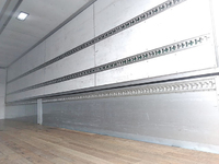 UDトラックスクオンアルミウイング大型（10t）[写真12]