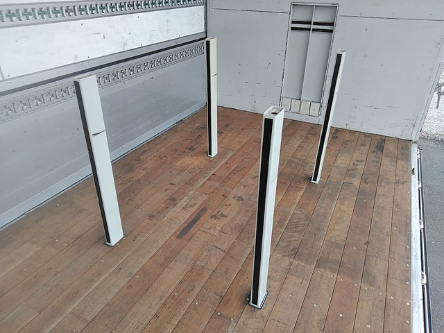 UDトラックスクオンアルミウイング大型（10t）[写真16]