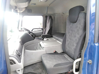 UDトラックスクオンアルミウイング大型（10t）[写真30]