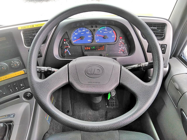 UDトラックスクオンアルミウイング大型（10t）[写真34]