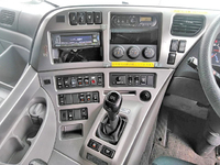 UDトラックスクオンアルミウイング大型（10t）[写真35]