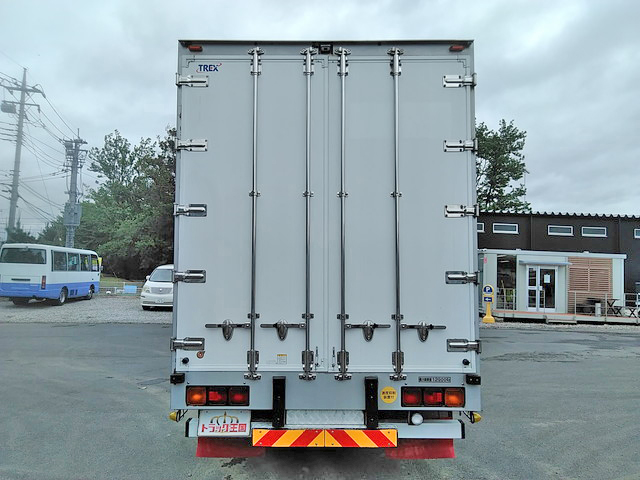 UDトラックスクオンアルミウイング大型（10t）[写真09]