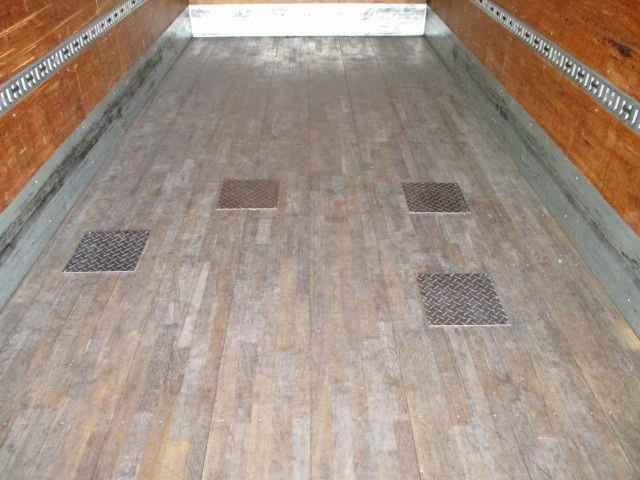 三菱ふそうファイターアルミバン中型（4t）[写真12]