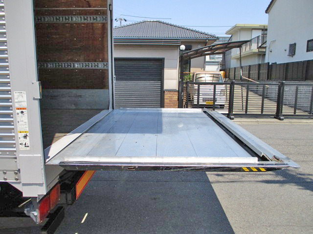 三菱ふそうファイターアルミバン中型（4t）[写真14]