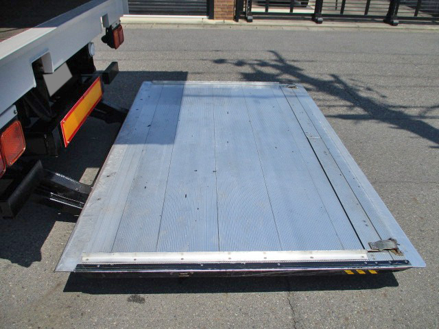 三菱ふそうファイターアルミバン中型（4t）[写真15]