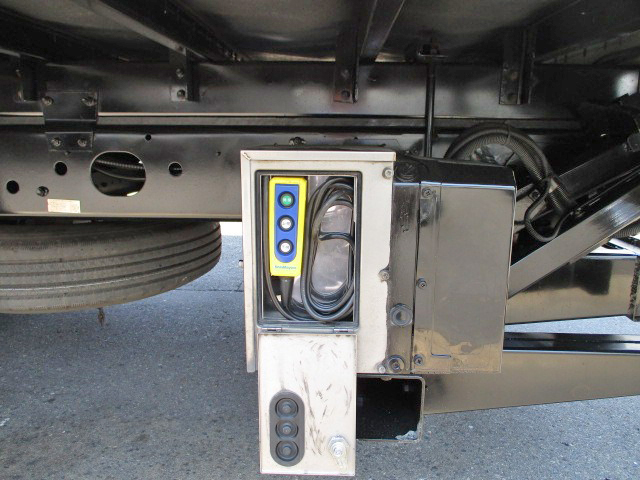 三菱ふそうファイターアルミバン中型（4t）[写真19]