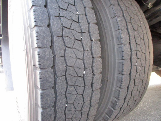 三菱ふそうファイターアルミバン中型（4t）[写真23]