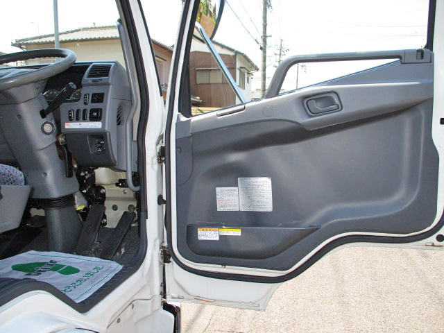 三菱ふそうファイターアルミバン中型（4t）[写真29]
