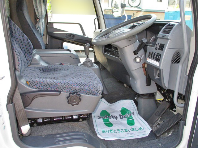 三菱ふそうファイターアルミバン中型（4t）[写真30]