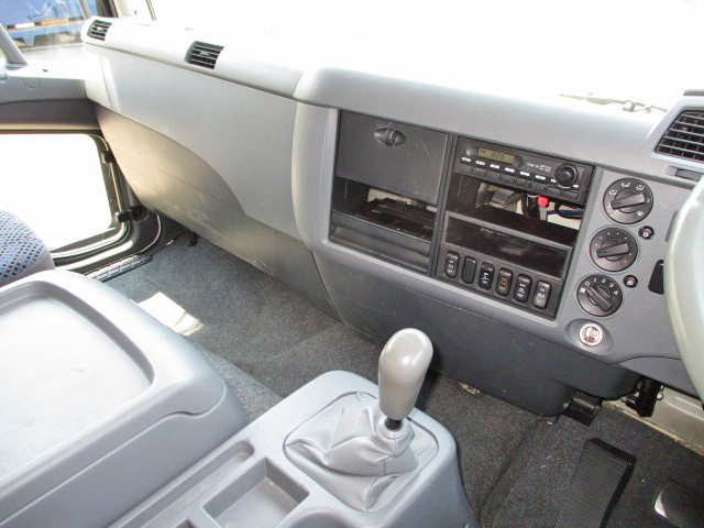 三菱ふそうファイターアルミバン中型（4t）[写真35]