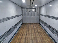 三菱ふそうファイター冷蔵冷凍ウイング中型（4t）[写真11]