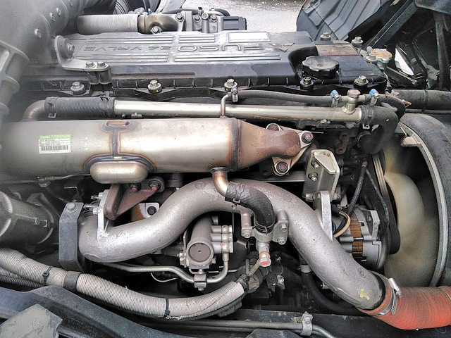 三菱ふそうファイター冷蔵冷凍ウイング中型（4t）[写真22]