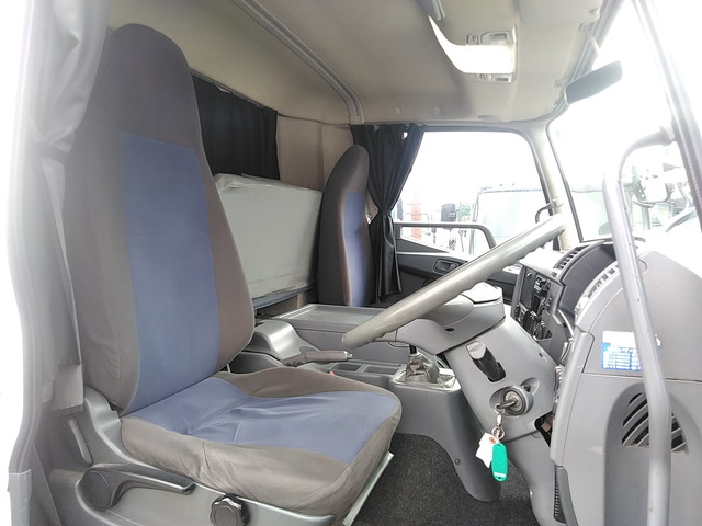 三菱ふそうファイター冷蔵冷凍ウイング中型（4t）[写真27]