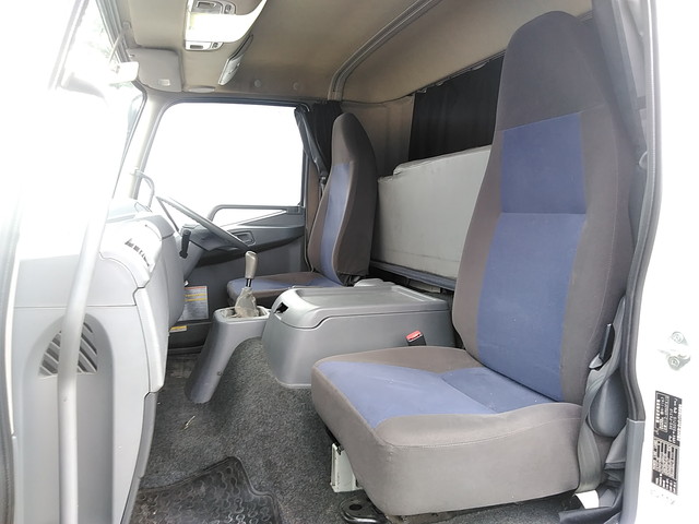 三菱ふそうファイター冷蔵冷凍ウイング中型（4t）[写真29]