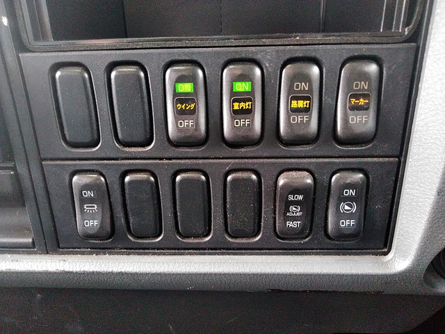 三菱ふそうファイター冷蔵冷凍ウイング中型（4t）[写真36]