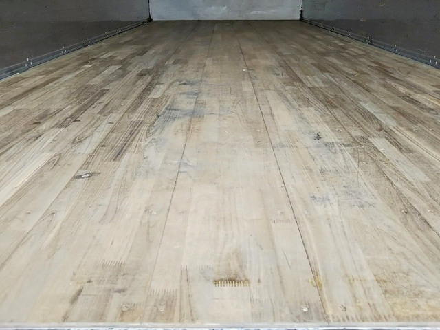 いすゞフォワードアルミウイング中型（4t）[写真16]