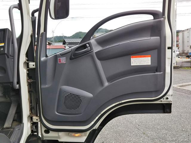いすゞフォワードアルミウイング中型（4t）[写真31]