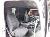 いすゞフォワードアルミウイング中型（4t）[写真32]