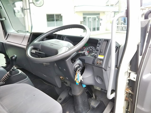 いすゞフォワードアルミウイング中型（4t）[写真33]