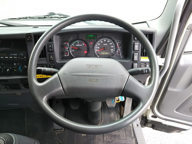 いすゞフォワードアルミウイング中型（4t）[写真37]