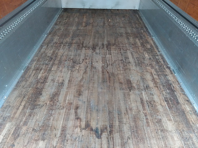 いすゞフォワードアルミウイング中型（4t）[写真14]