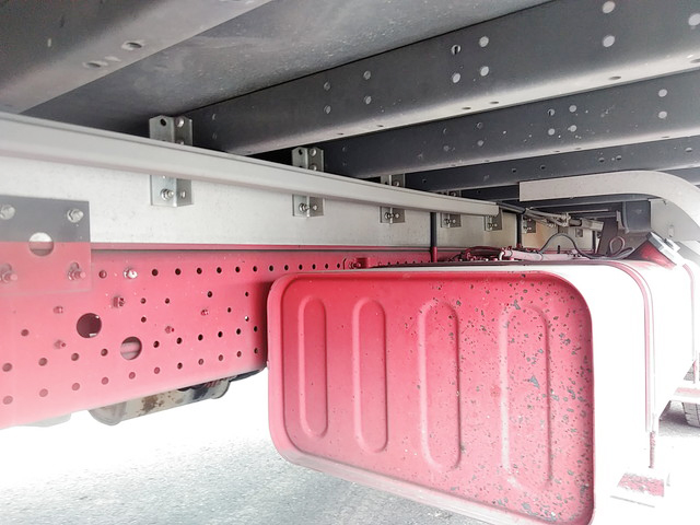 いすゞフォワードアルミウイング中型（4t）[写真17]