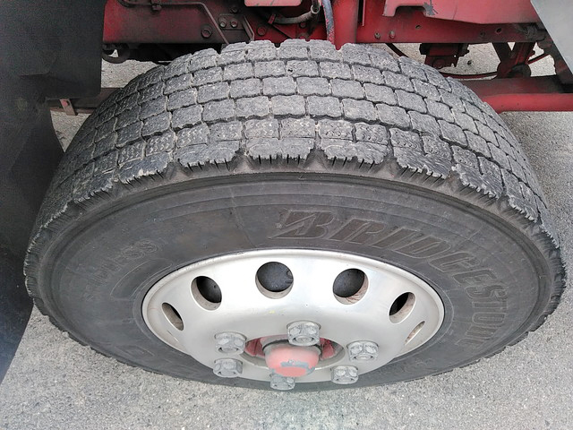 いすゞフォワードアルミウイング中型（4t）[写真21]