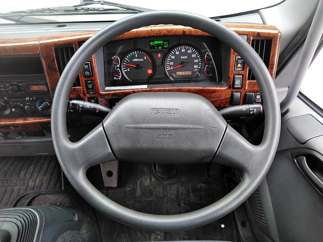 いすゞフォワードアルミウイング中型（4t）[写真37]