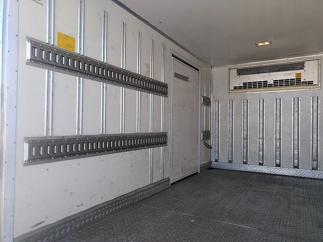 日野デュトロ冷凍車（冷蔵車）小型（2t・3t）[写真12]