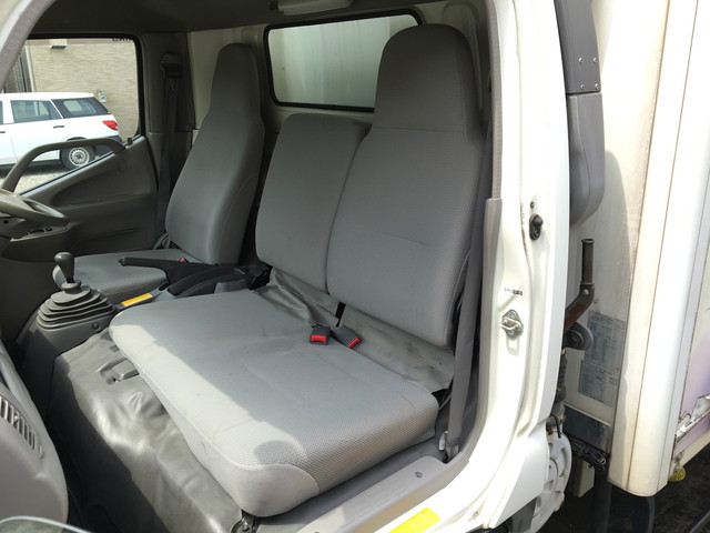 日野デュトロ冷凍車（冷蔵車）小型（2t・3t）[写真28]