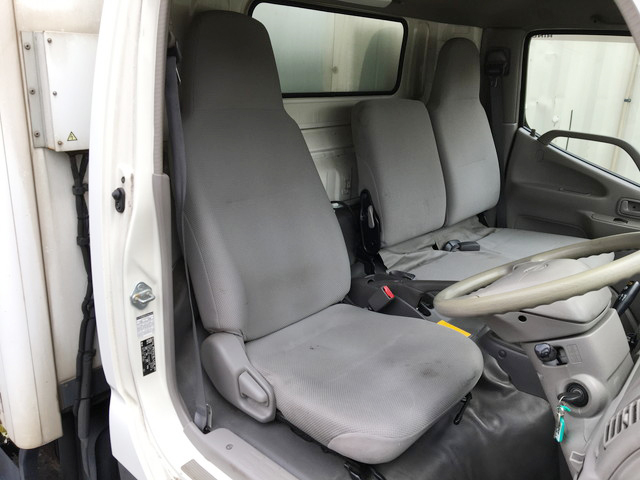 日野デュトロ冷凍車（冷蔵車）小型（2t・3t）[写真29]