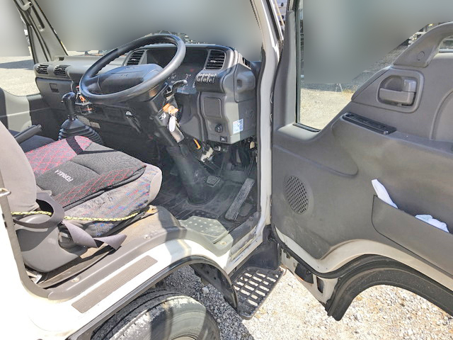 いすゞエルフアルミバン小型（2t・3t）[写真18]