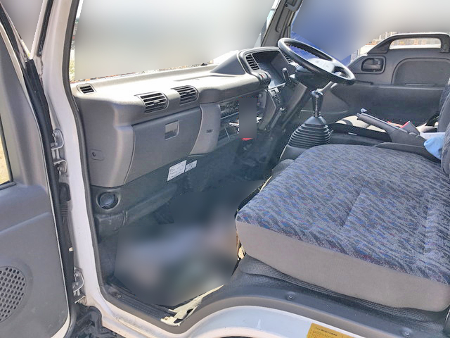 いすゞエルフアルミバン小型（2t・3t）[写真19]