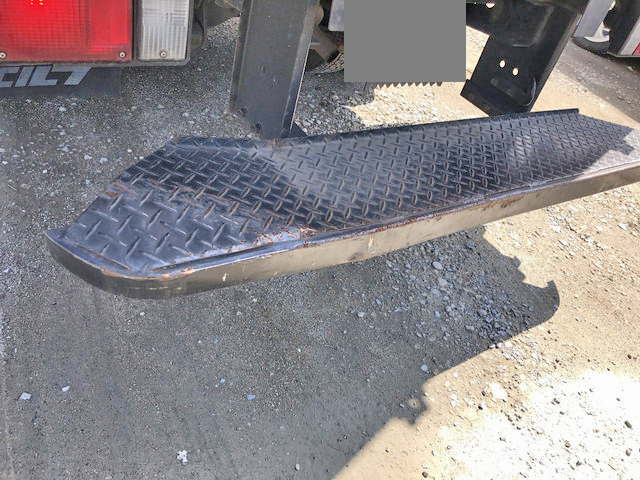 いすゞエルフアルミバン小型（2t・3t）[写真09]