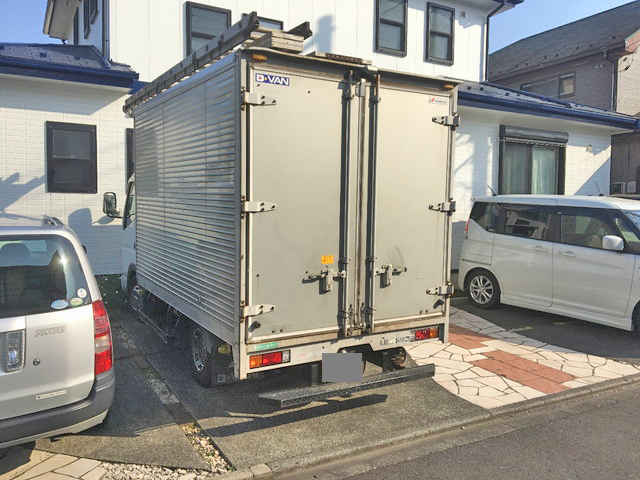 三菱ふそうキャンターアルミバン小型（2t・3t）[写真02]