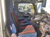 三菱ふそうキャンターアルミバン小型（2t・3t）[写真21]