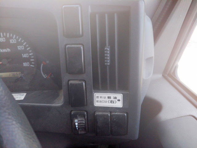 いすゞエルフ散水車小型（2t・3t）[写真37]