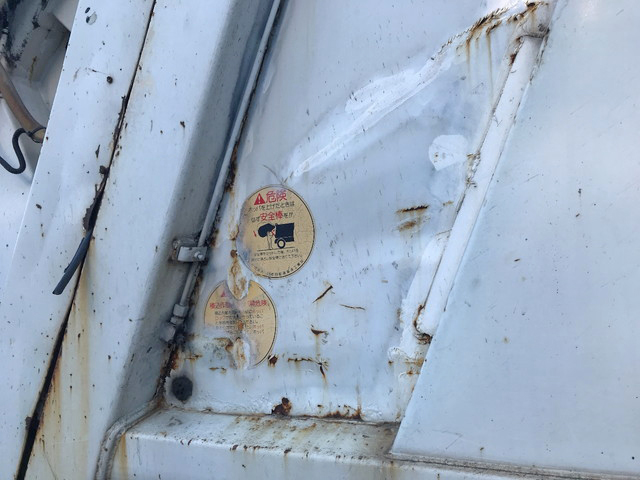 いすゞギガパッカー車（塵芥車）大型（10t）[写真15]