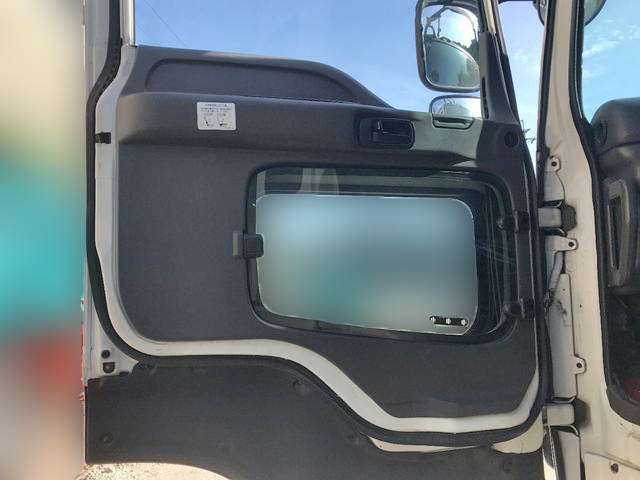 いすゞギガパッカー車（塵芥車）大型（10t）[写真26]