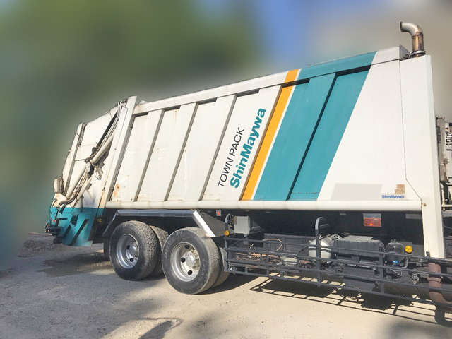 いすゞギガパッカー車（塵芥車）大型（10t）[写真03]