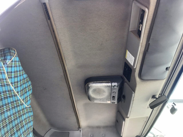 いすゞギガパッカー車（塵芥車）大型（10t）[写真32]