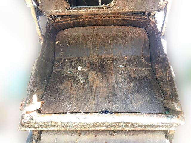 いすゞギガパッカー車（塵芥車）大型（10t）[写真09]