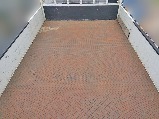 いすゞエルフ平ボディ小型（2t・3t）[写真10]