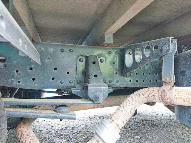 いすゞエルフ平ボディ小型（2t・3t）[写真19]