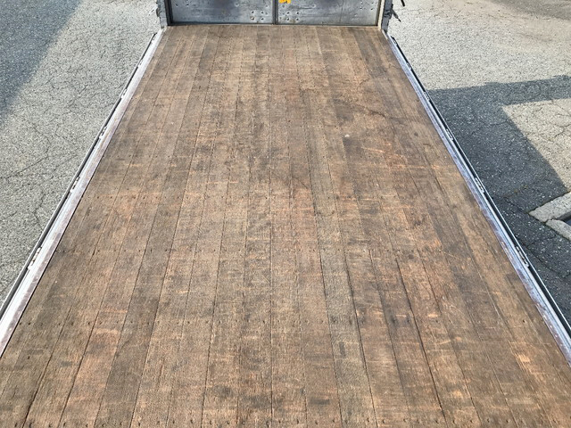 いすゞエルフ幌ウイング小型（2t・3t）[写真16]