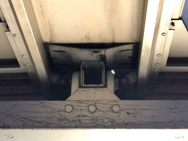 いすゞエルフ幌ウイング小型（2t・3t）[写真21]