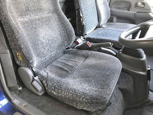 いすゞエルフ幌ウイング小型（2t・3t）[写真33]