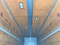 いすゞギガアルミウイング大型（10t）[写真12]