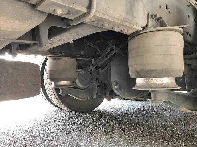 いすゞギガアルミウイング大型（10t）[写真29]